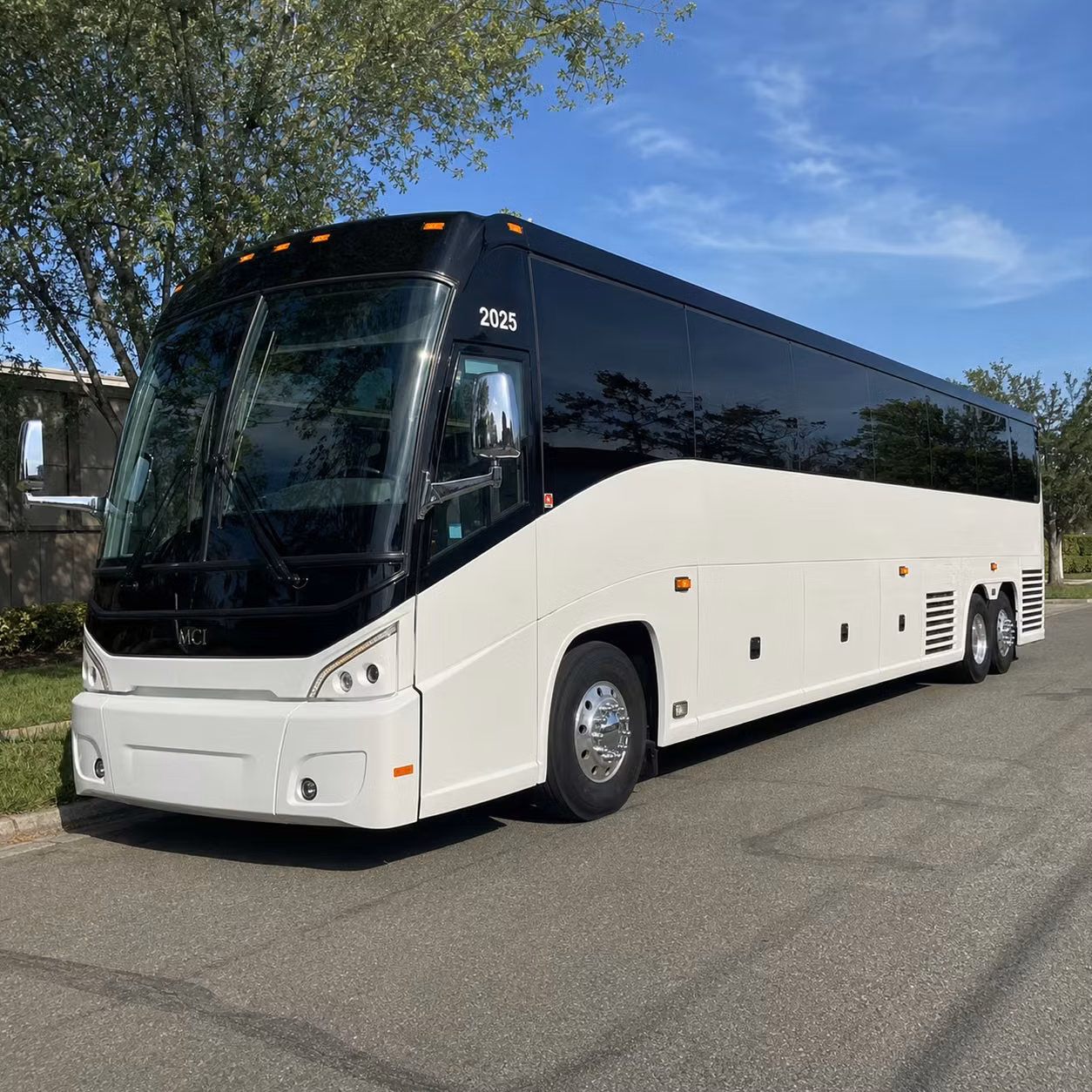 reliable charter bus transportation for whittier city and county government agencies
